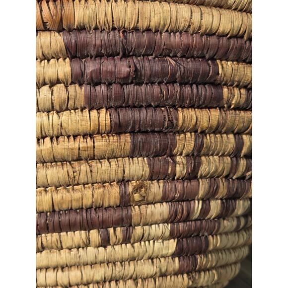 Native American XL Coiled Basket Multicolor Animals Geo Design Signed Unbranded - Picture 16 of 16